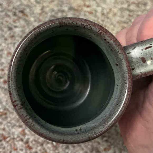 The Victorian Ladies Inn Newport Rhode Island Pottery Mug - Picture 7 of 9